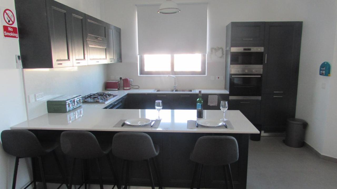 St Julians Central Luxury Apartment Saint Julian's Bagian luar foto