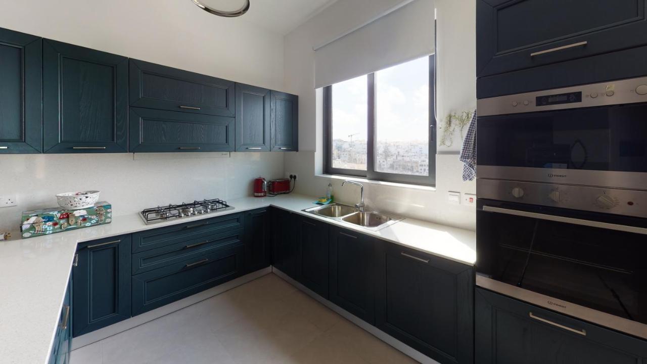 St Julians Central Luxury Apartment Saint Julian's Bagian luar foto