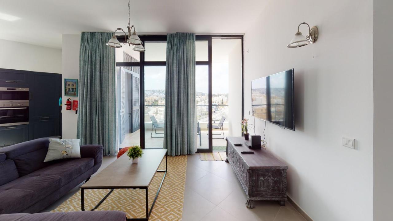 St Julians Central Luxury Apartment Saint Julian's Bagian luar foto